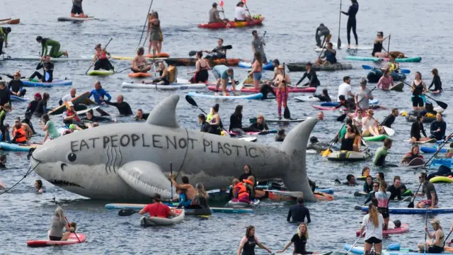 Протестующие экоактивисты в Корнуолле