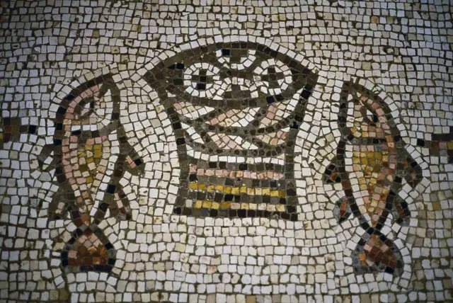 Мозаика V века на полу церкви