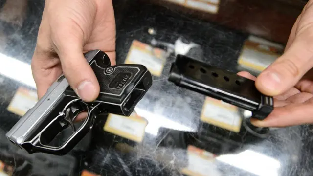 Продажа оружия в России