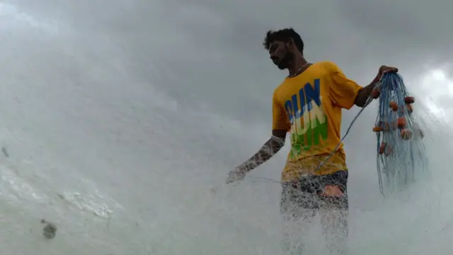 மண் குவளைகளுக்கு உயிர்கொடுக்கும் இந்திய ரயில்வே துறை