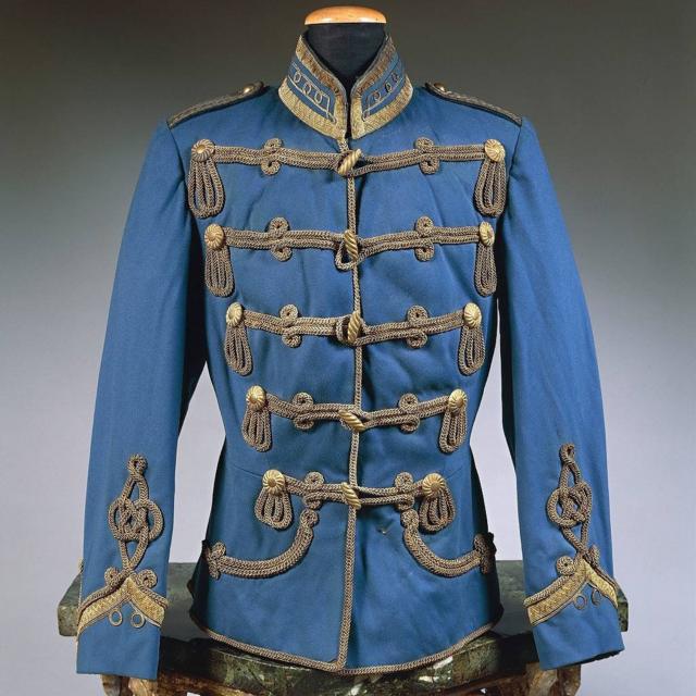 Uniforme de los húsares, 1858-1915. Chaqueta de teniente del Noveno Regimiento.