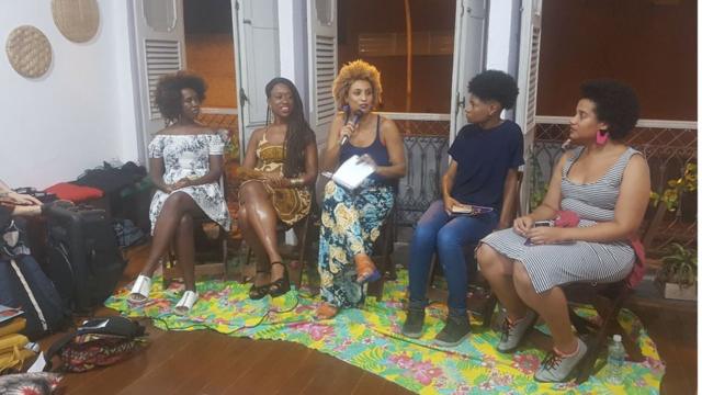 Ana Paula Lisboa, Aline Lourena, Marielle Franco, Hellen N'Zinga e Mohara Vallelink pixbetdebate no Rio