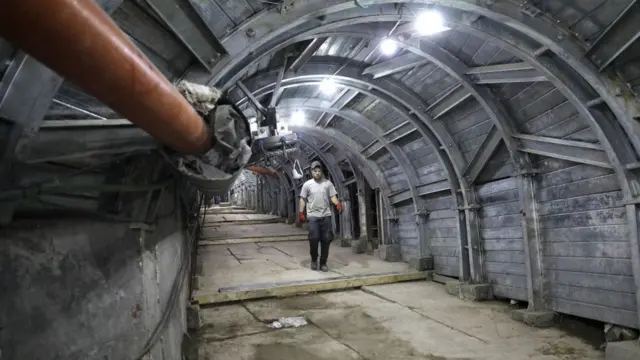 Дорога під землею