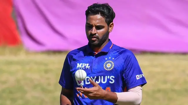 હવે બૉલર દ્વારા બૉલ પર થૂંક લગાવવી રમતની ભાવનાની વિરુદ્ધમાં ગણવામાં આવશે.