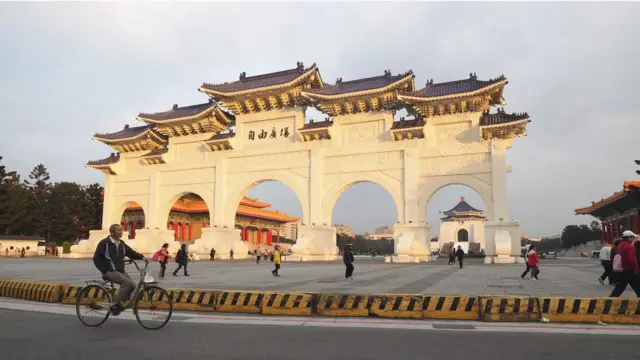 台北中正紀念堂和自由廣場