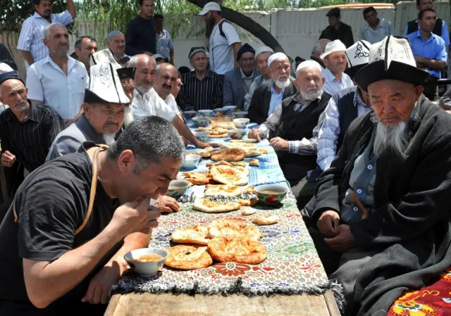 Курсан Асанов 2010-жылдагы июнь окуяларынан соң жалпы коомчулукка кеңири таанылат