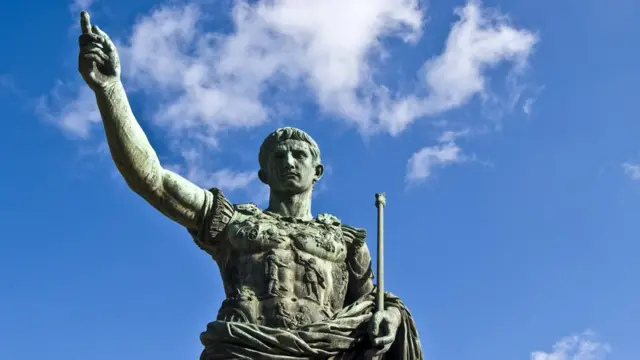 Estatua de Julio César