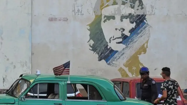 نقاشی دیواری چه گوارا در کوبا