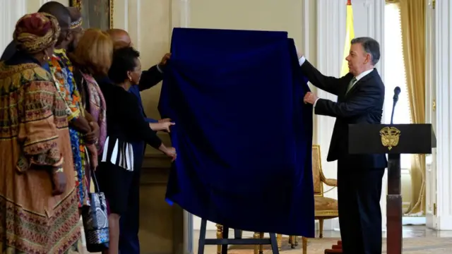 Revelan cuadro de Nieto