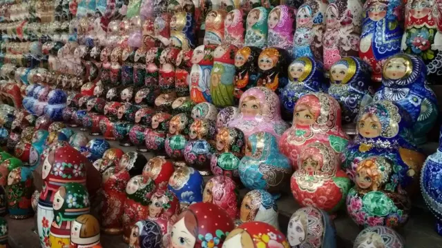 boneka kayu Rusia