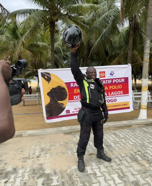 Kunle Adeyanju: Nigerian man wey ride bike from London to Lagos tok about im 12,000km journey