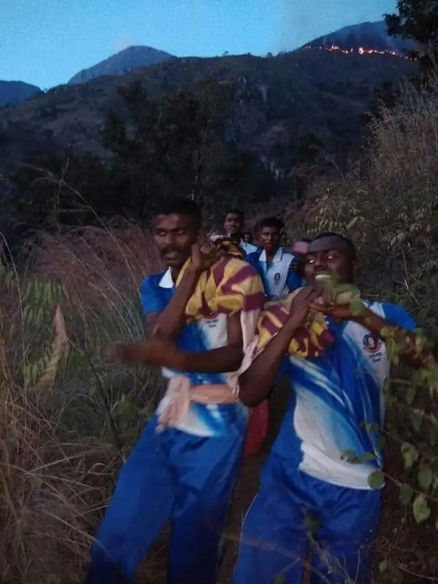 "திங்கட்கிழமை காலையில் வந்தேரேன் அப்பா!" குரங்கனி காட்டுத் தீ - பிபிசி செய்தியாளரின் அனுபவம்