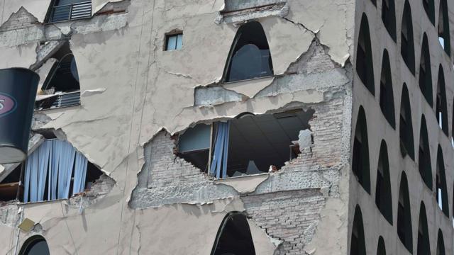 Un edificio dañado tras el terremoto en Ciudad de México