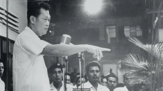 ली कुआन यू