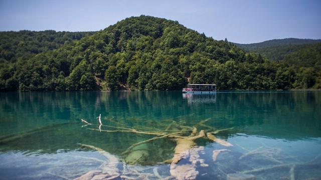 El Parque Nacional de Plitvice es el parque nacional más grande de Croacia y está catalogado como Patrimonio de la Humanidad por la UNESCO.