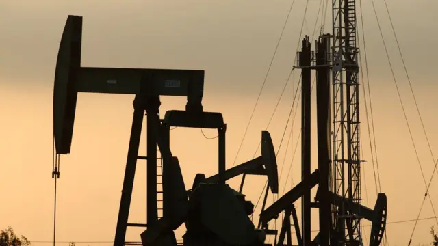 Extracción de crudo en Long Beach, California.