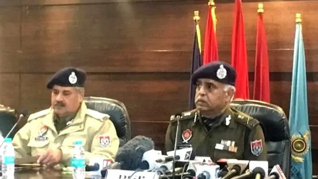 ਸ਼ਨੀਵਾਰ ਨੂੰ ਚੰਡੀਗੜ੍ਹ 'ਚ ਪ੍ਰੈੱਸ ਕਾਨਫਰੰਸ ਦੌਰਾਨ ਪੰਜਾਬ ਦੇ ਡੀਜੀਪੀ ਸੁਰੇਸ਼ ਅਰੋੜਾ(ਸੱਜੇ)