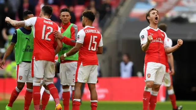 Arsenal thắng Manchester City 2-1 để vào chung kết FA Cup