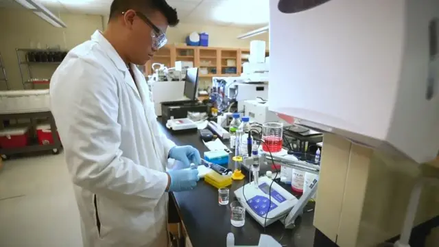 Una prueba de laboratorio en la Universidad de Arizona