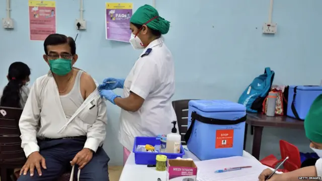 कोरोना लसीकरण