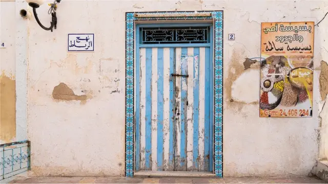 "La bsissa est liée à nos traditions et à nos festivals", a déclaré Saoussen Baccar, copropriétaire de la boutique de bsissa Ayem Zmen.