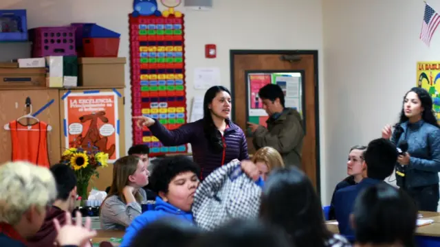 Una clase de la escuela Cien Aguas International en Albuquerque.