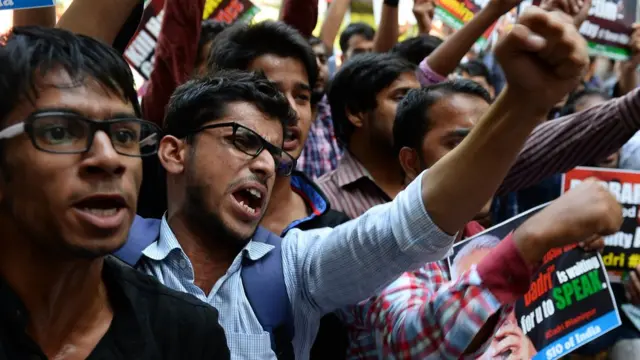 தலித் மற்றும் முஸ்லிம்களுக்கு எதிரான வன்முறையை கண்டித்த செயற்பாட்டாளர்கள்