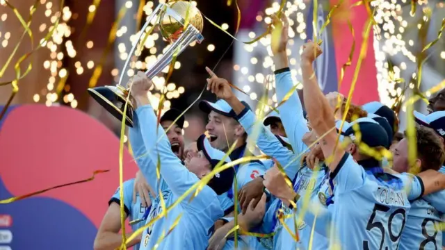 'இங்கிலாந்து அணி சூப்பர் ஓவரில் வெற்றிப் பெற்றது எவ்வாறு?'