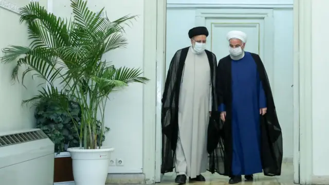 ابراهیم رئیسی و حسن روحانی