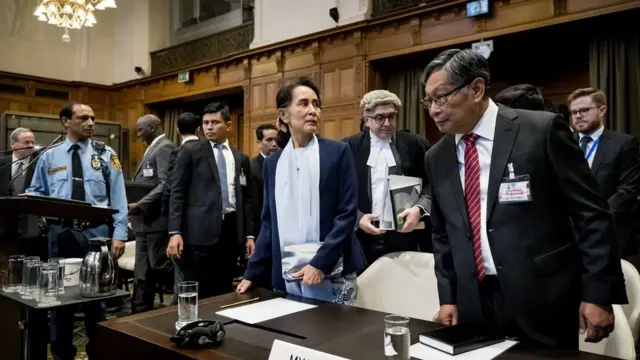 ဒေါ်အောင်ဆန်းစုကြည်