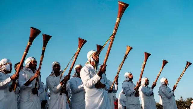 Meshaa muuziqaa malakata qabatanii