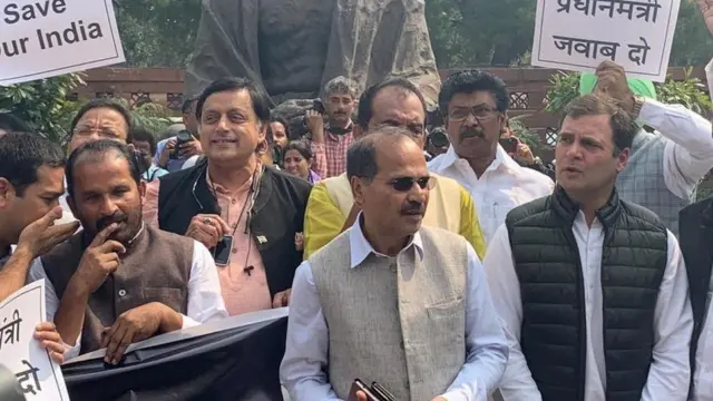 సోమవారం(మార్చి 3న) పార్లమెంటు వద్ద కాంగ్రెస్ నిరసనలో శశిథరూర్