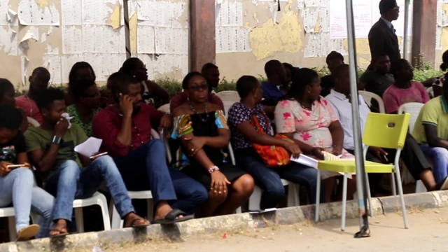 People wey dey wait to do voter registration for Lagos