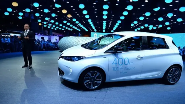 ประธานเจ้าหน้าที่บริหารของเรโนลต์ บริษัทผลิตรถยนต์ของฝรั่งเศส กล่าวที่หน้ารถยนต์โซเอ้ในงานปารีสมอเตอร์โชว์ เมื่อวันที่ 19 ก.ย. 2016