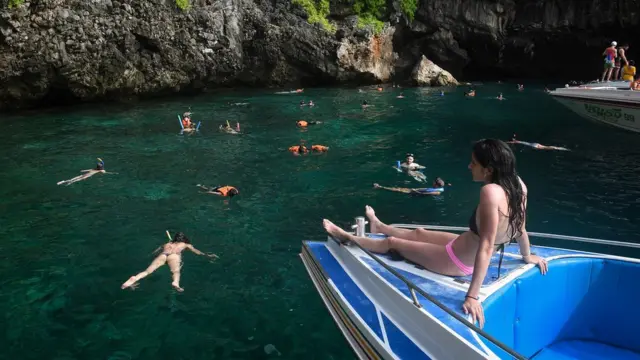 อ่าวมาหยา สวรรค์ทางทะเลที่นักท่องเที่ยวทั่วโลกอยากมาสัมผัส