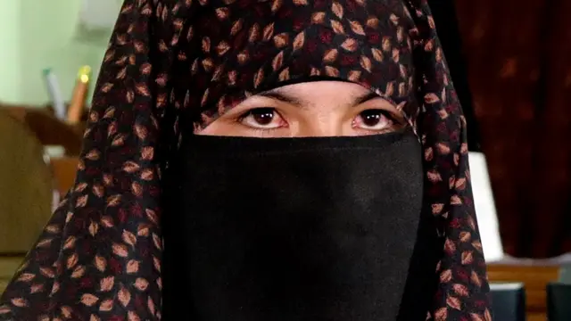 နိုရီရာကို သူ့ဒေသကနေ ကဘူးရ်က လုံခြုံတဲ့အိမ်တခုကို ပြောင်းရွှေ့ပေးထား