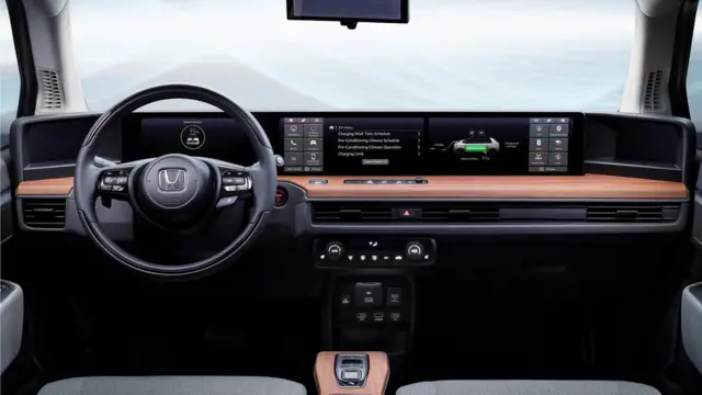 داخل هوندا e با الهام از اتاق نشیمن طراحی شده است