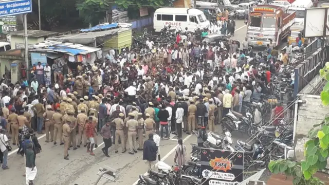 மேட்டுப்பாளையம் விபத்து - வாக்குவாதம், தள்ளுமுள்ளு