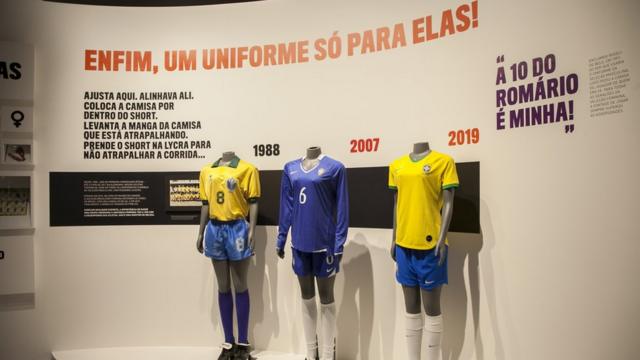 Exposição Contra-Ataque! As mulheres no futebol, do Museu do Futebol