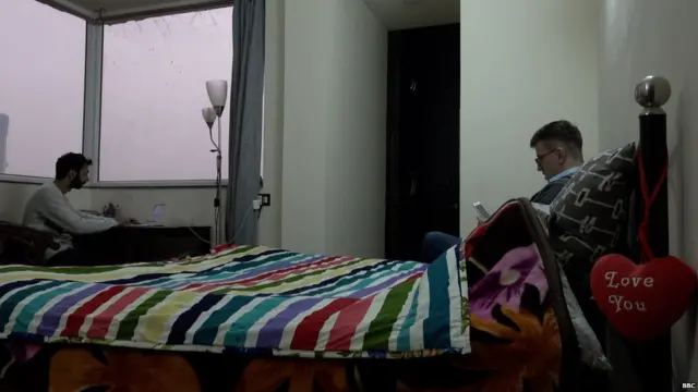 हर्ष और एलेक्स