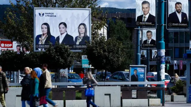 Предизборни постери и билборди