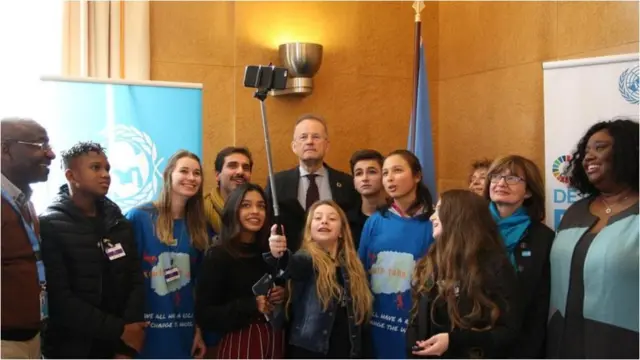 బాలలు, యువతతో మైకేల్ మూలర్