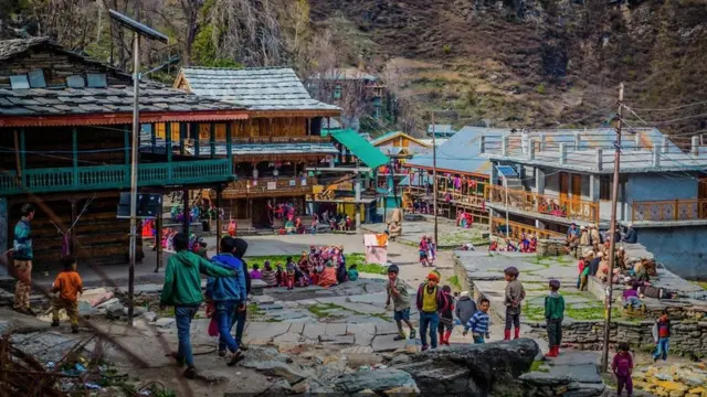 'நாங்கள் அலெக்ஸாண்டர் படை வீரர்களின் வம்சாவளியினர்'