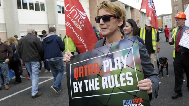 각국 노동조합은 카타르의 외국인 노동자 처우를 비난했다