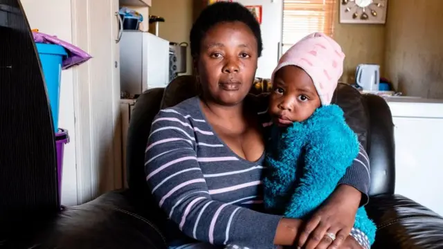 Au lieu de tout le temps demander "qu'est-ce qui ne va pas ?", essayez d'observer votre enfant pour avoir plus d'information.