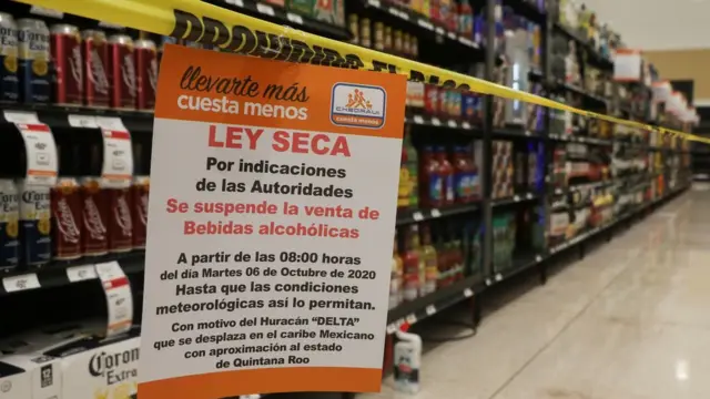 Cartel en el que se anuncia la ley seca