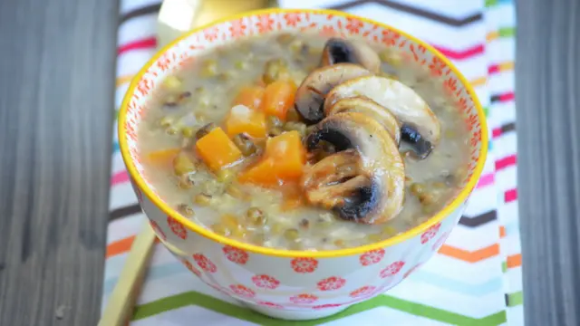 Юшка із гороху маш