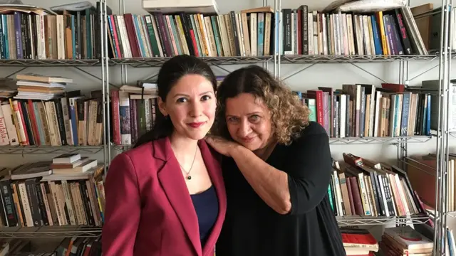 Berza Şimşek, Deniz Türkali (sağda)