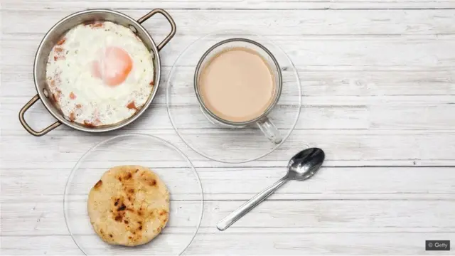 Les petits déjeuners riches en protéines aident à réduire les envies de nourriture plus tard dans la journée.