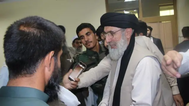 د اسلامي حزب سرچینې وايي، کابل ته په رسېدو به ښاغلی حکمتیار لومړی غازي لوبغالي ته ولاړ شي